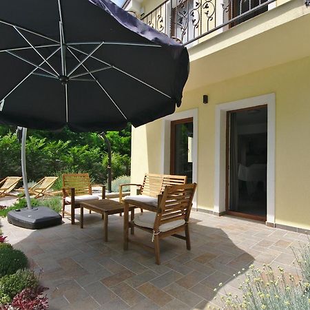 Holiday House With Pool 卡维勒 外观 照片
