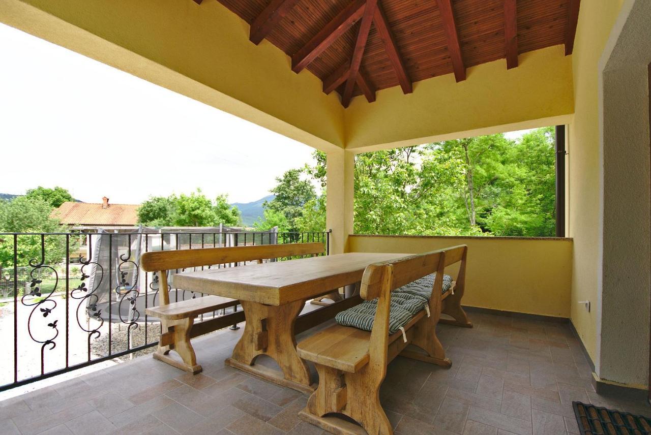 Holiday House With Pool 卡维勒 外观 照片