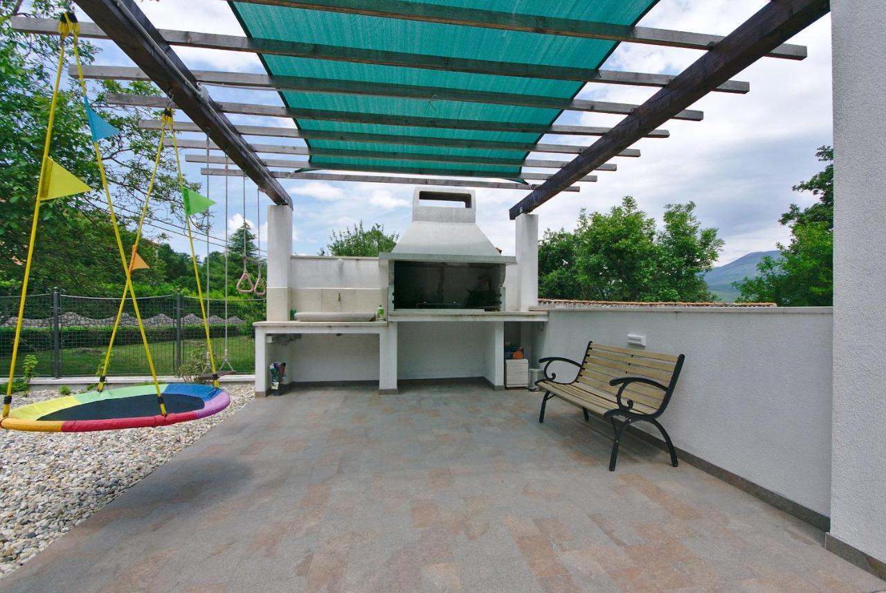 Holiday House With Pool 卡维勒 外观 照片